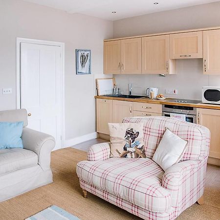 Serendipity, Aldeburgh - An Apartment On The High Street! Exteriör bild